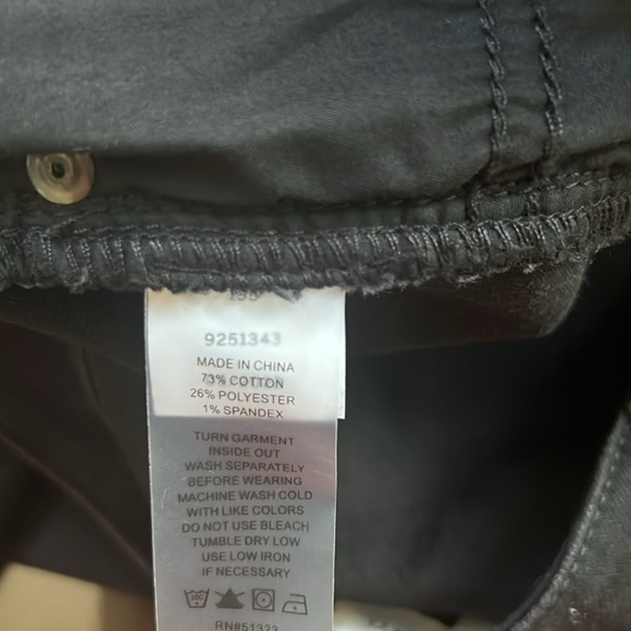 Vince Camuto Fray Hem Skinny Jeans in La Brea Wash - Picture 7 of 8